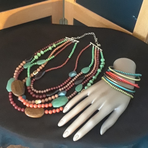 Jewelry - BEAUTIFUL Earth Tone Beaded Necklace/Bracelet Set